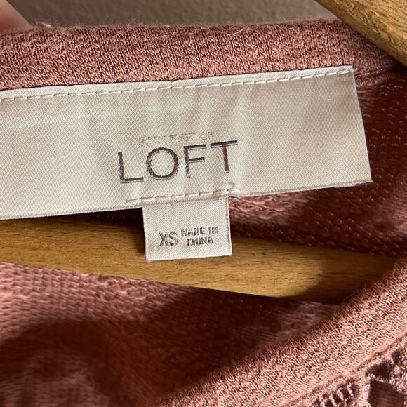 Ann Taylor Loft Women's Crochet Sweatshirt Top XS Pink 3/4 Sleeve Floral Lace - Picture 7 of 9